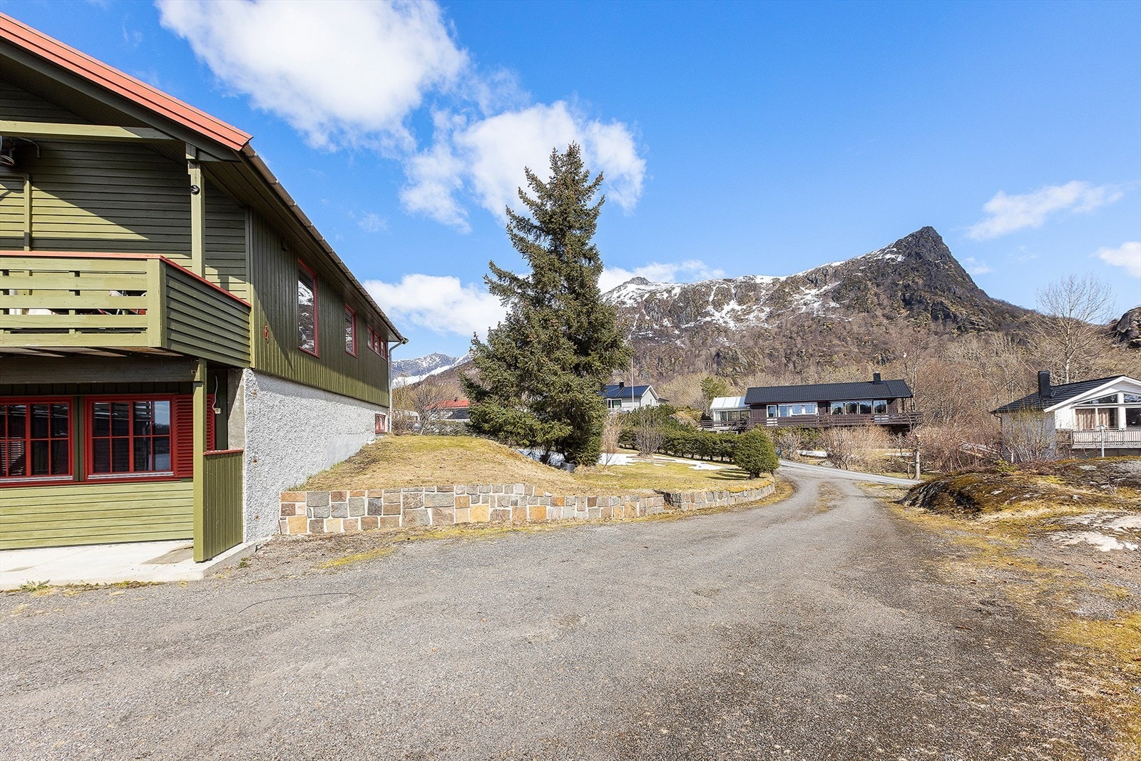 Tomten er meget pent opparbeidet Galleribilde