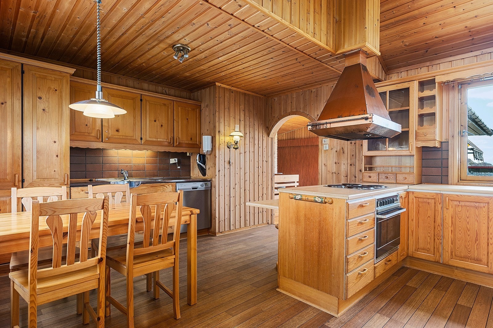 Meget stort stilfullt kjøkken - 1.etg. Galleribilde