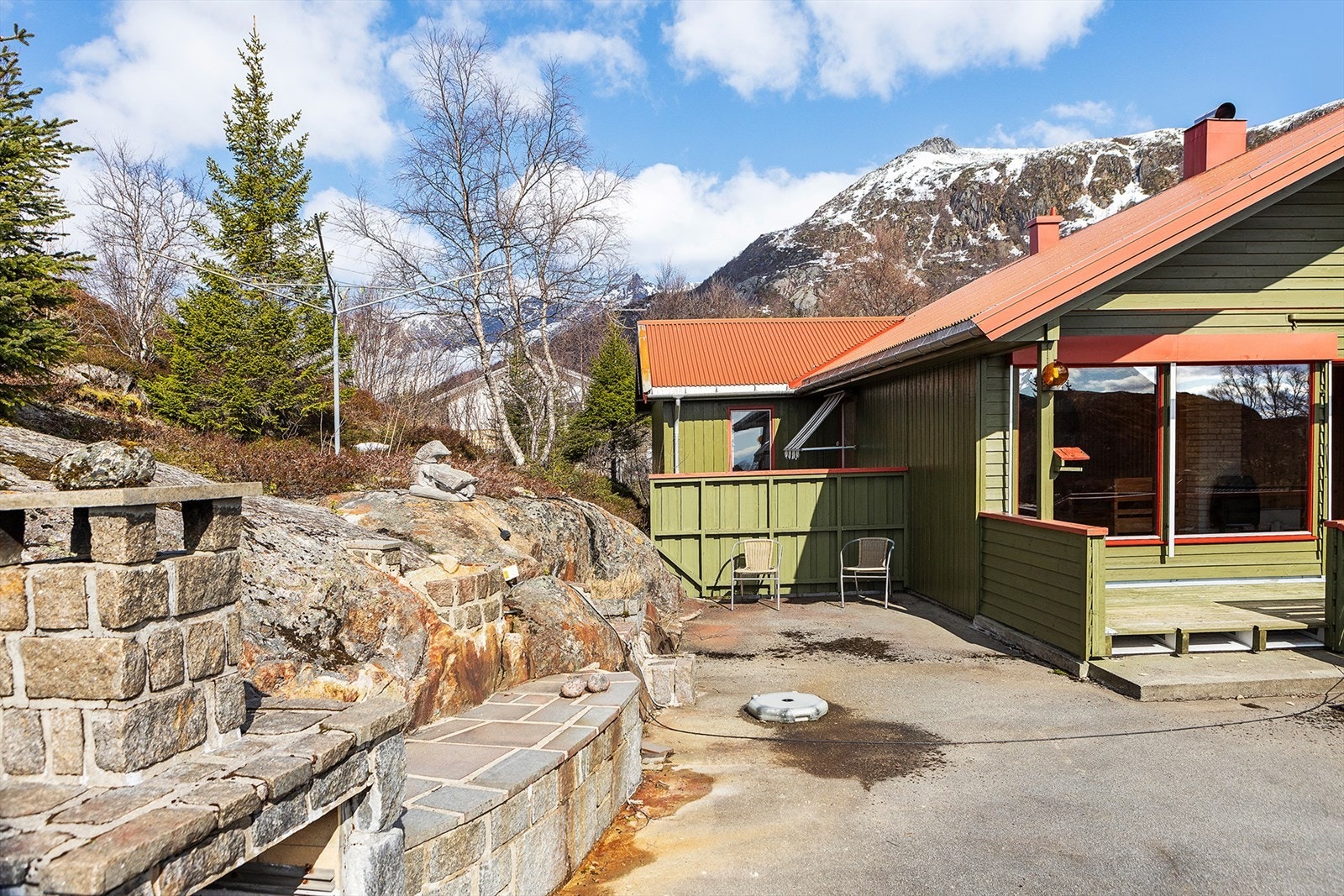 Opparbeidet uteområde går fint inn i naturtomten Galleribilde