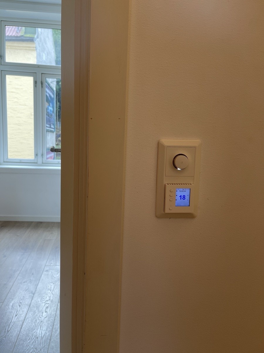 Alle rom har egen termostat for varme i gulv Galleribilde