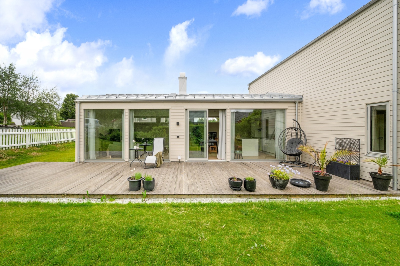 Her er det god plass til flere sittegrupper. Galleribilde