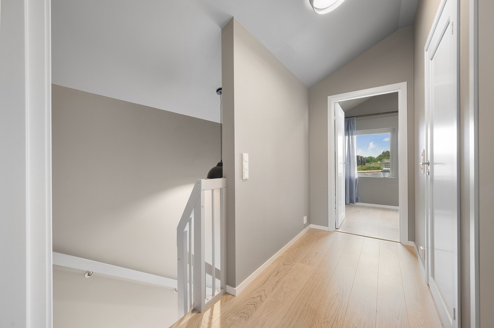 Gangparti i 2.etasje. Galleribilde