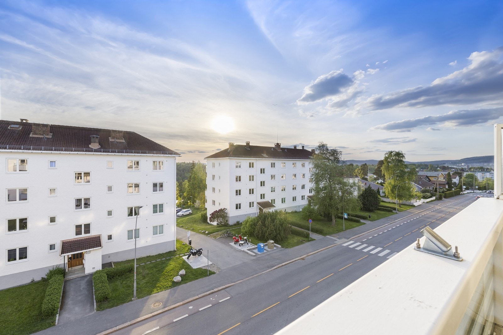 Her får du godt utsyn og kveldssol fra balkongen. Galleribilde