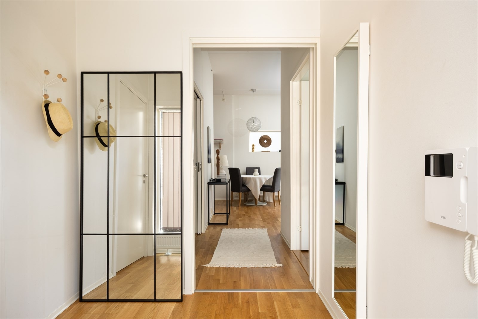 Innbyende gang Galleribilde