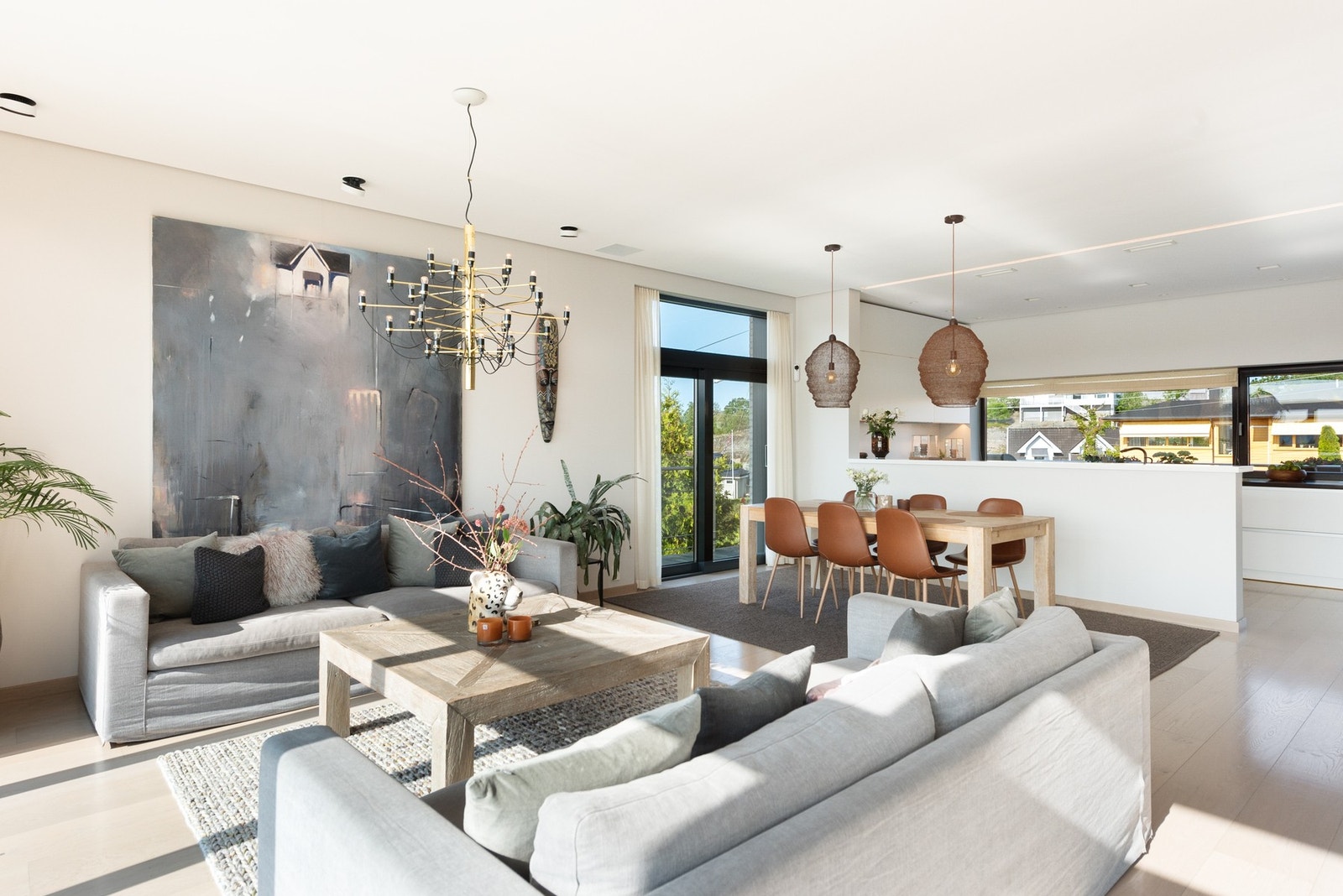 Lyst og lekkert, perfekt for å innrede etter dine interiørønsker Galleribilde