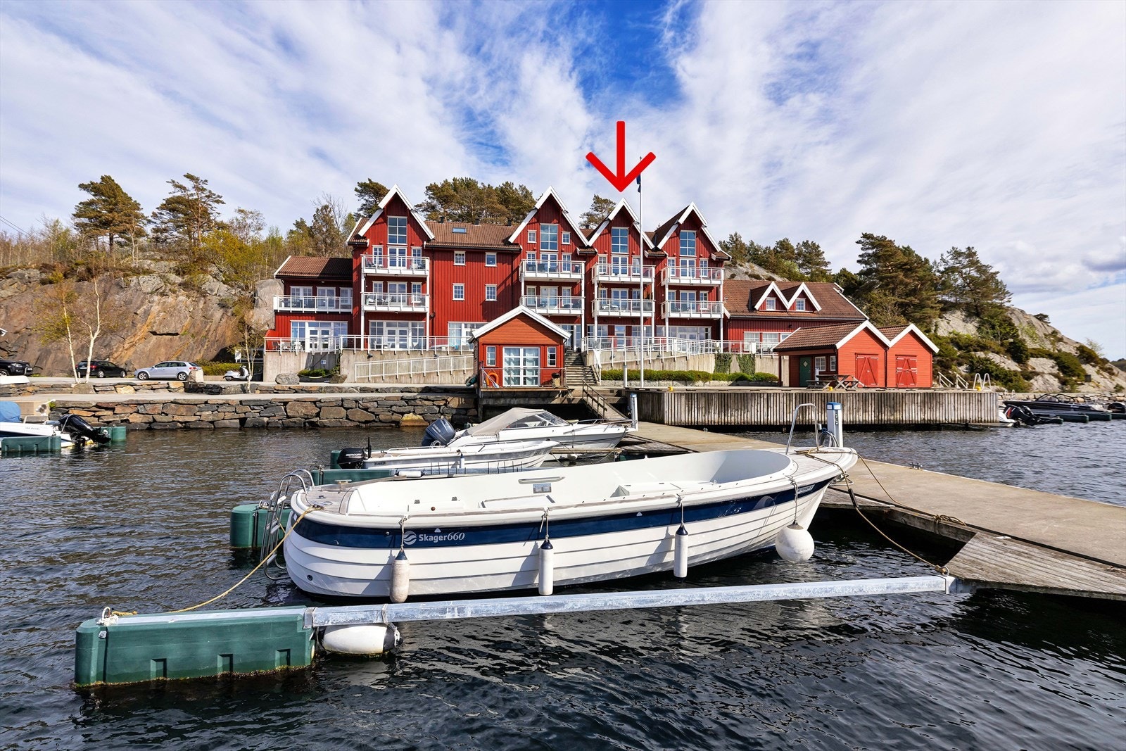 Eiendomsmegler Norge ved Kristian Lossius har gleden av å ønske deg velkommen til Kystveien 334 og idylliske Skudeviga! Galleribilde