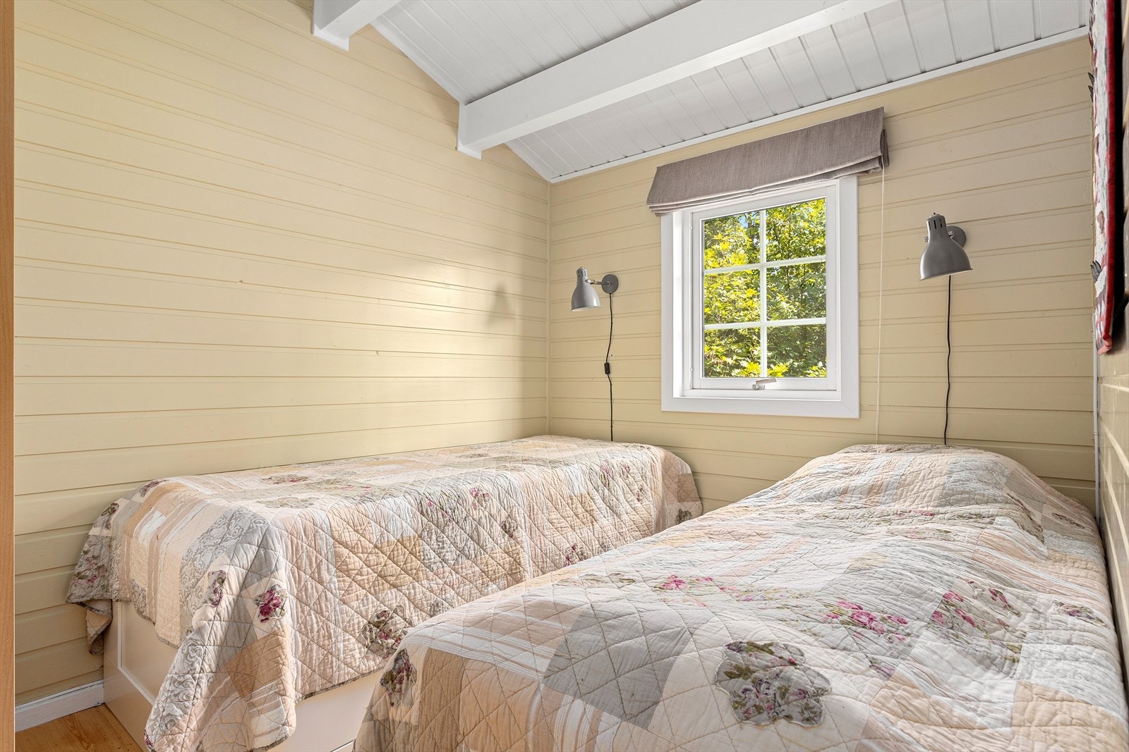 Soverom 2 byr på plass for to enkeltsenger eller dobbeltseng. Galleribilde