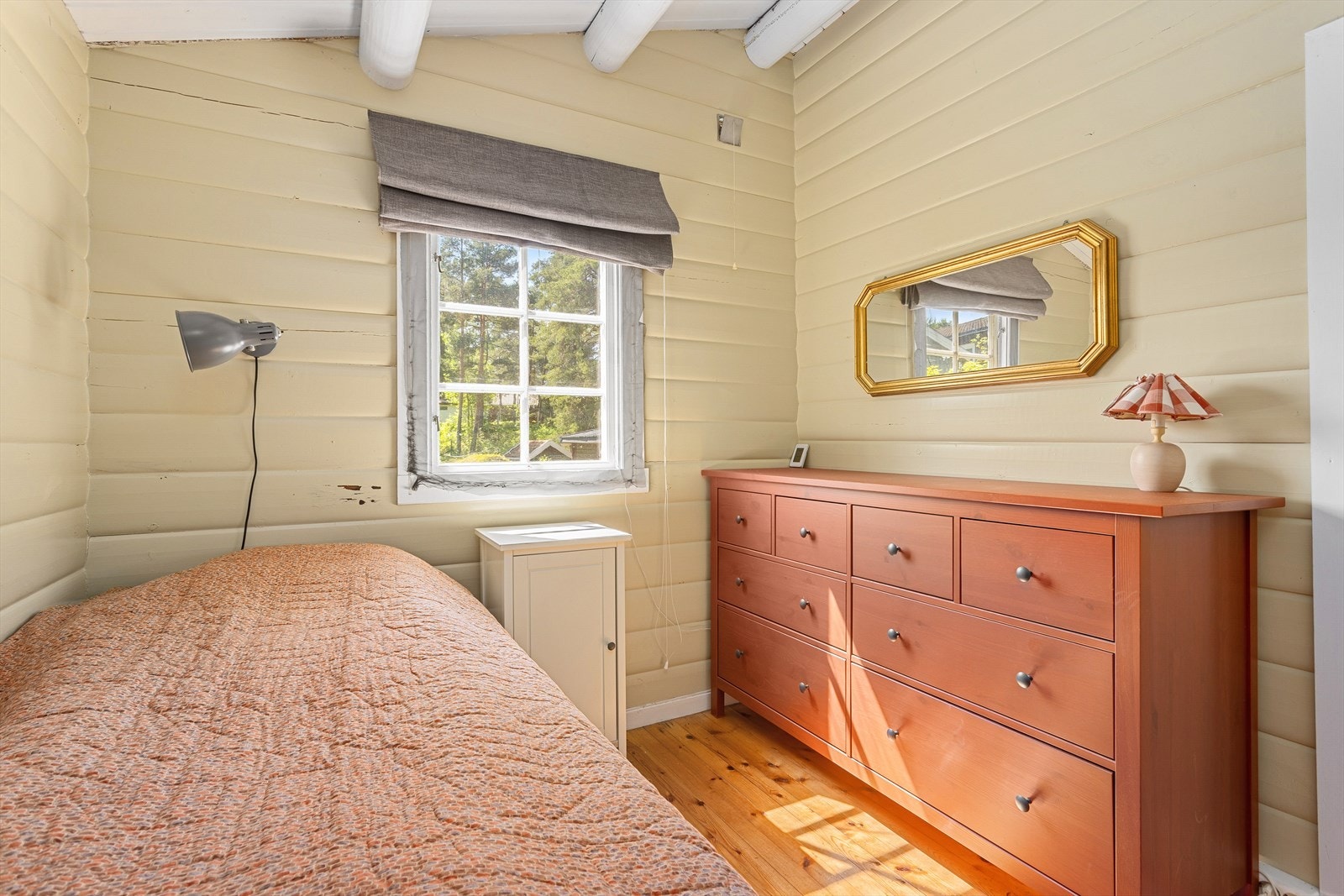 Her er det plass for seng og garderobeløsninger. Galleribilde