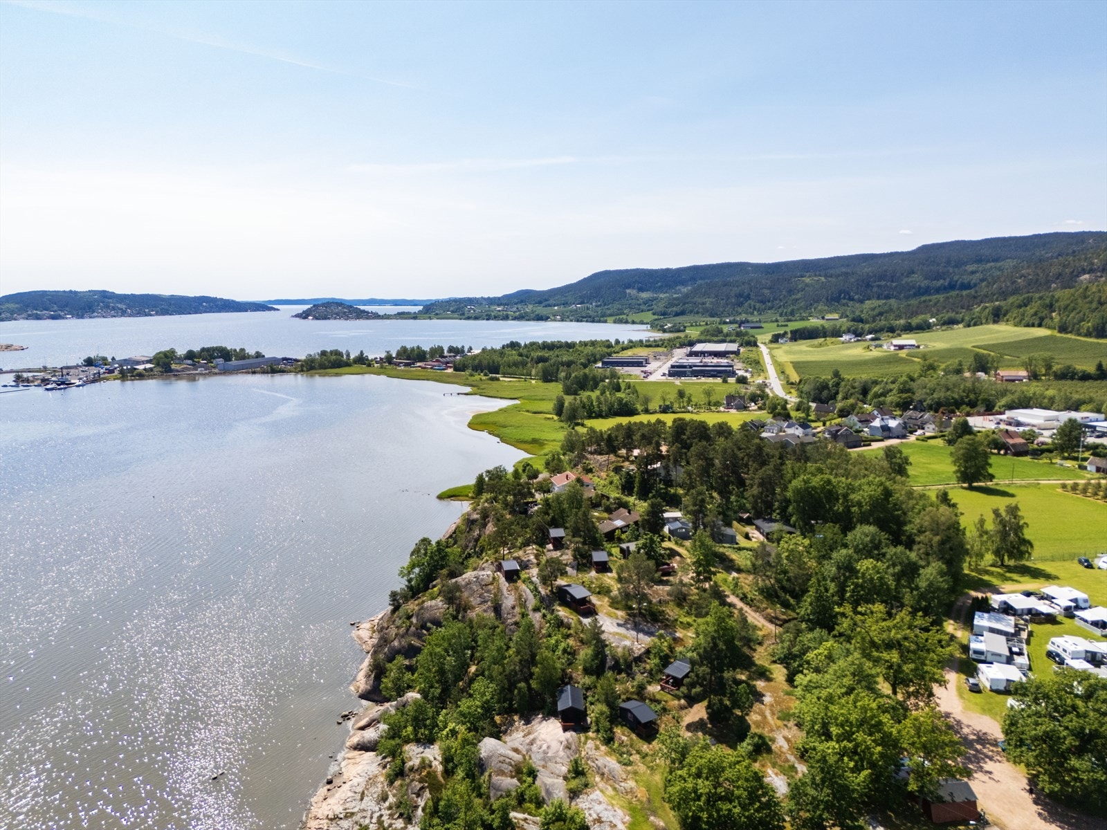 Eiendommen har båtrett for en stk. båt. Denne befinner seg ved Homannsberget Camping. Galleribilde