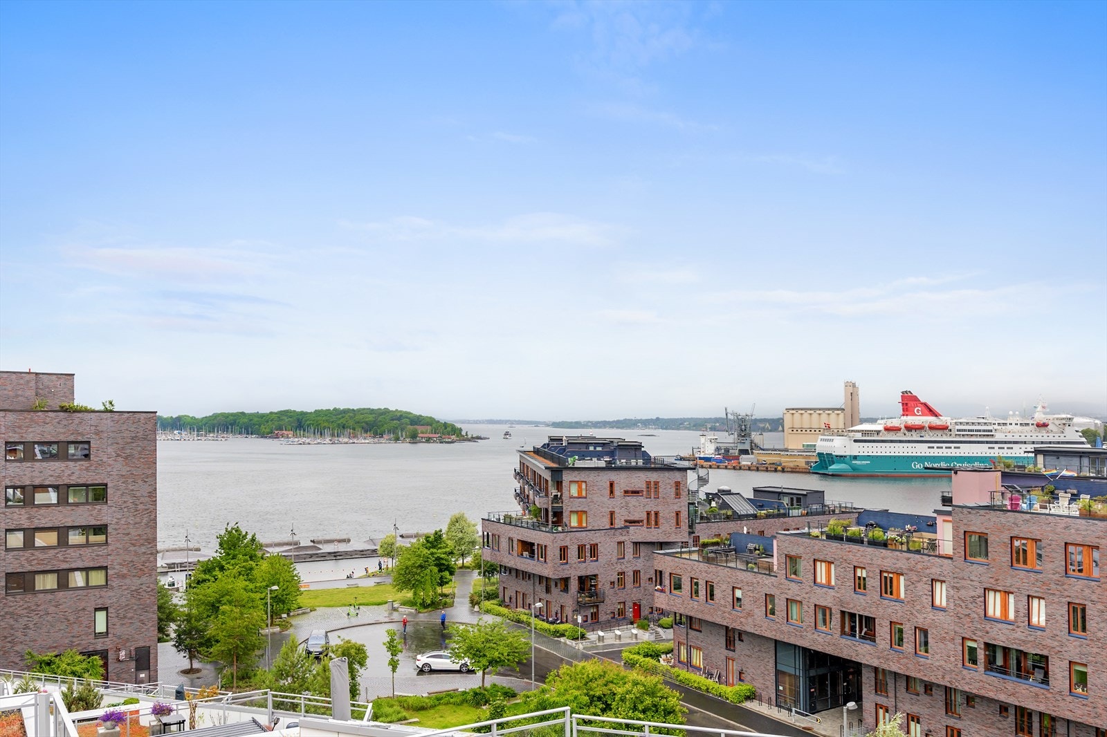 Sørenga byr på unik kombinasjon av fjordliv og urbane impulser, med nærhet til Oslofjorden og Hovedøya Galleribilde