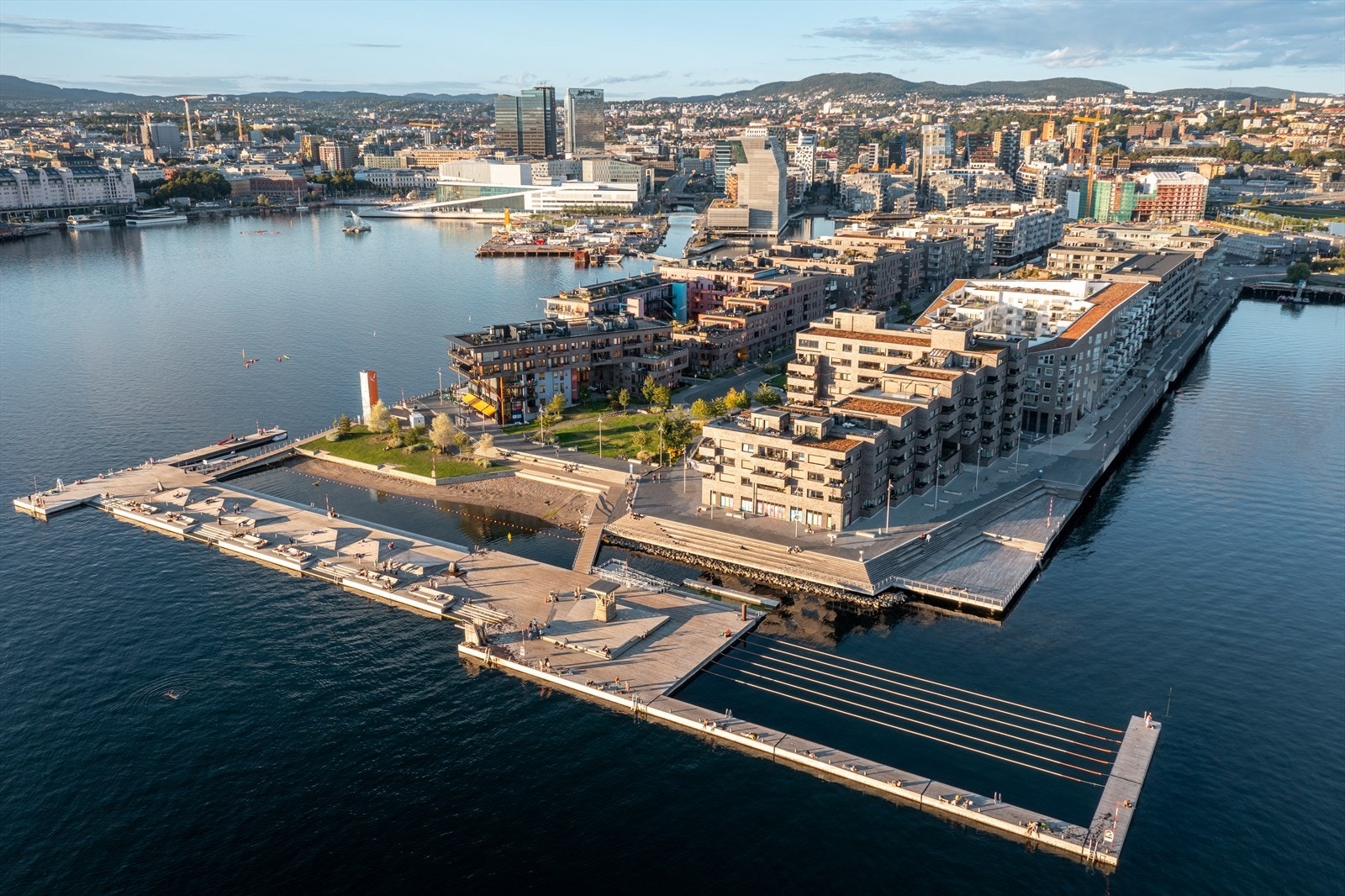 Sørenga Sjøbad, et populært rekreasjonsområde for hele familien Galleribilde