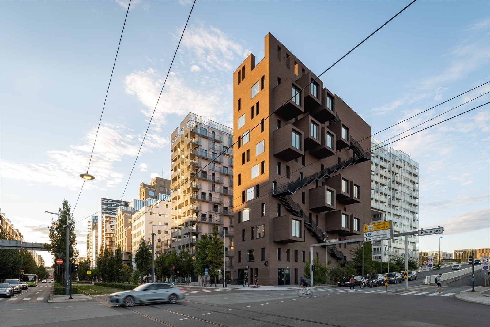 Kort vei til Bjørvika og Barcode, med et rikt kulturliv, butikker og Deichman Bjørvika i nærheten Galleribilde