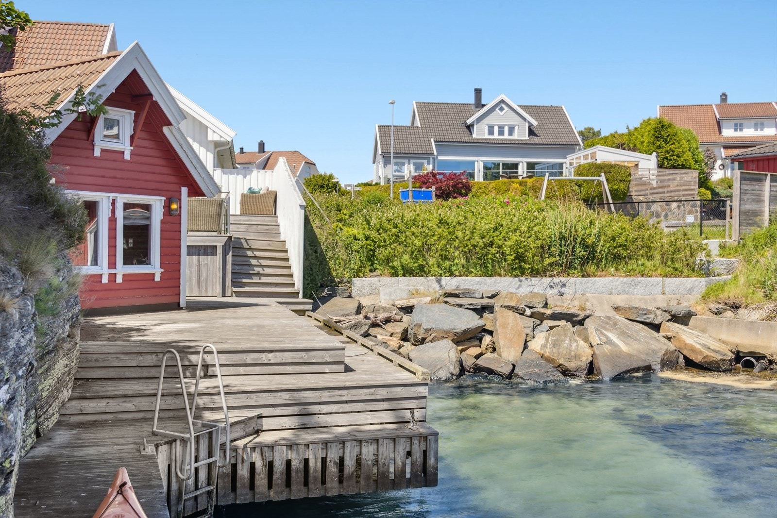 Ta morgenbadet på egen brygge. Galleribilde