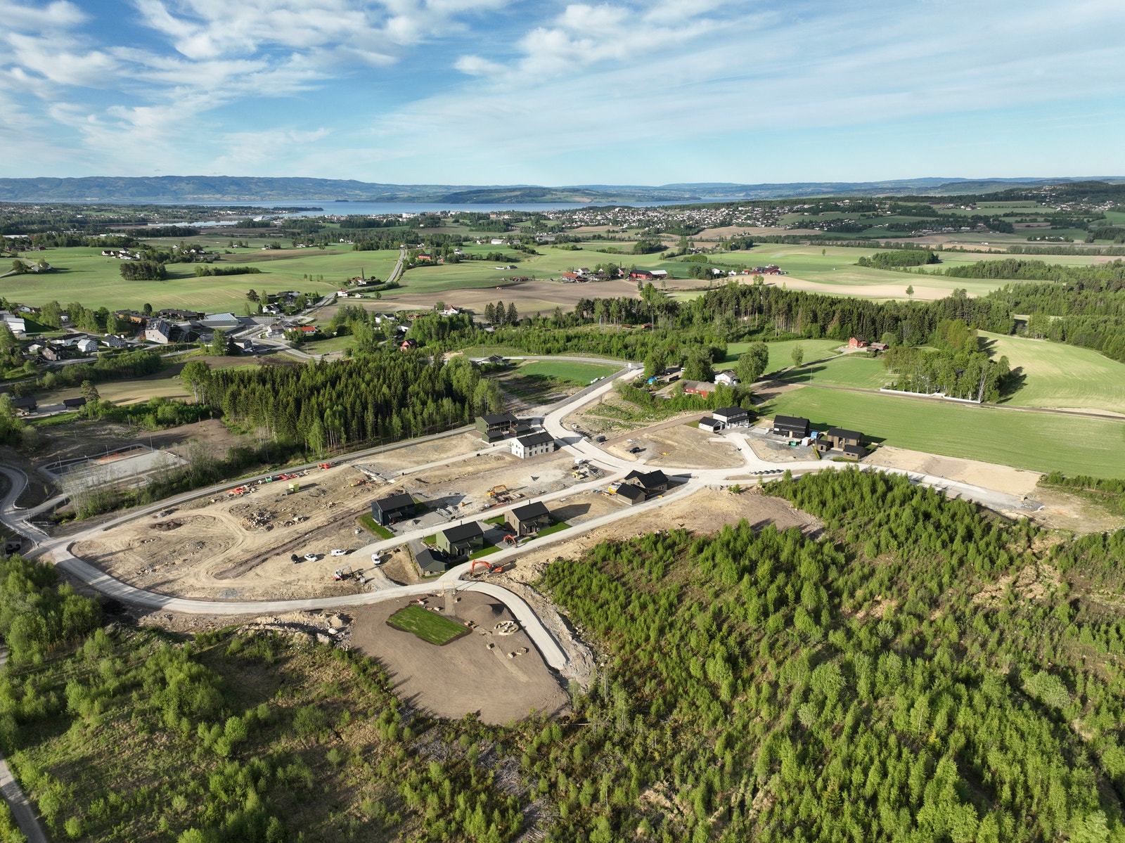 Dronebilde over tomtefeltet Galleribilde