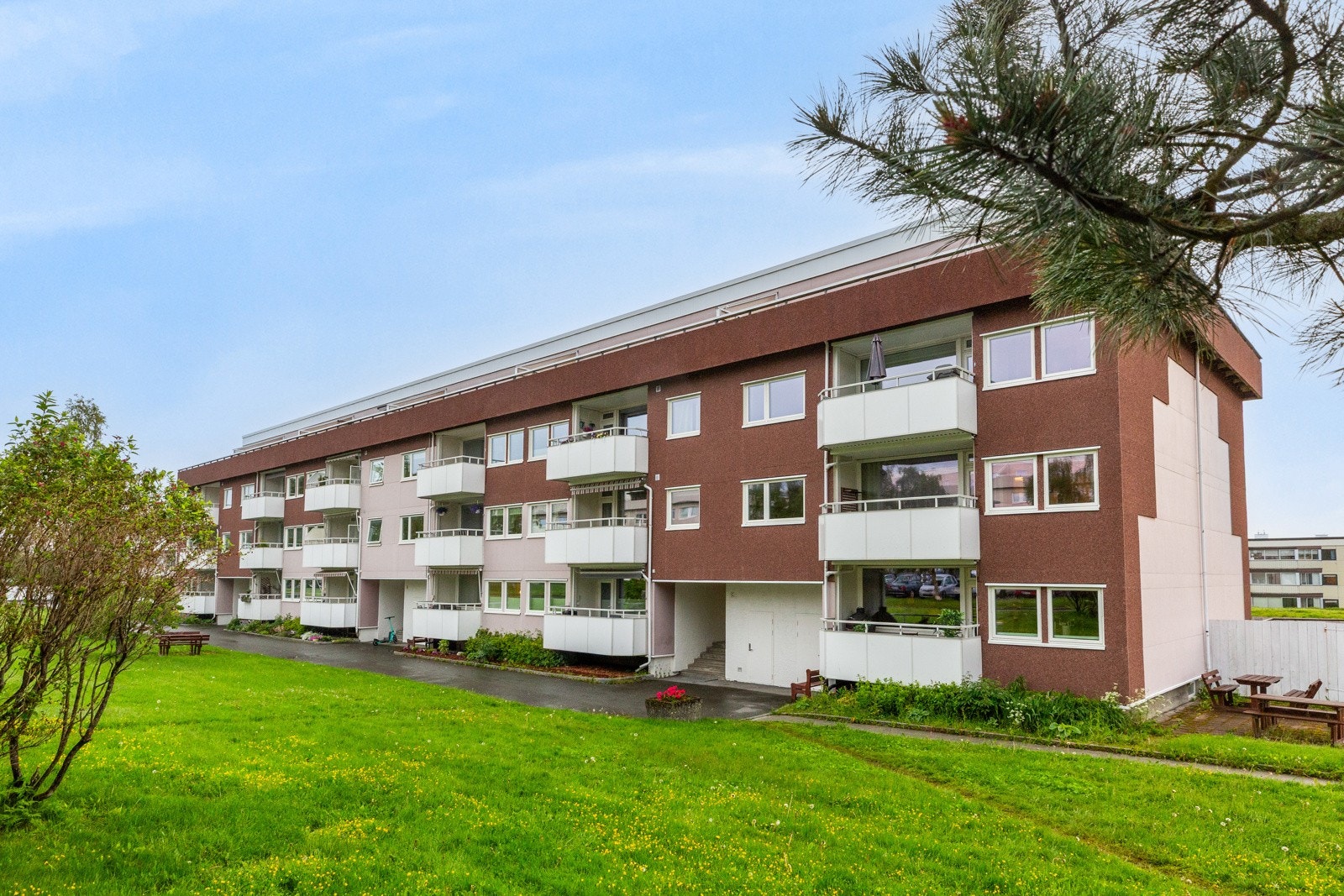 Boligen har en flott beliggenhet i rolige omgivelser. Galleribilde