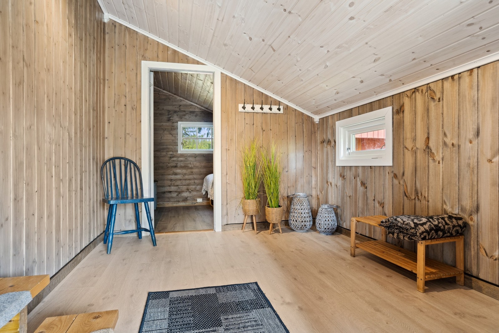 Romslig inngangspart. Galleribilde