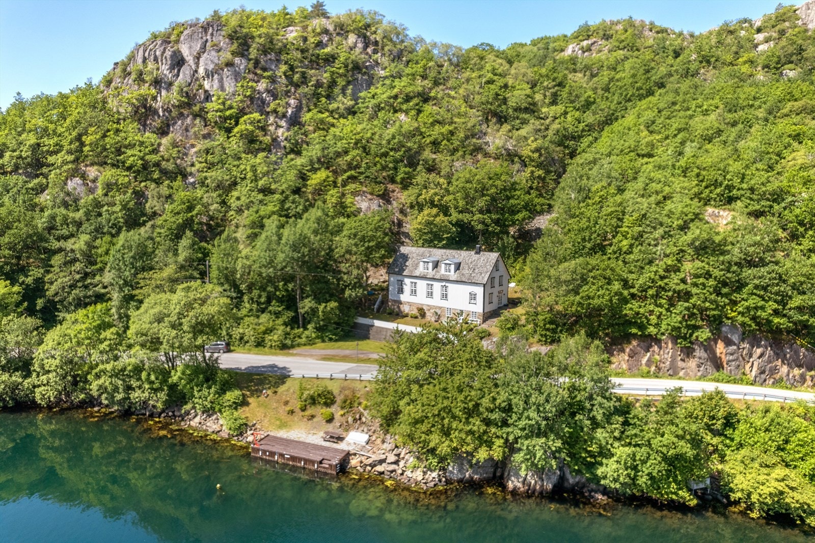 Aktiv eiendomsmegling ønsker velkommen til Kirkehamnveien 6! Galleribilde