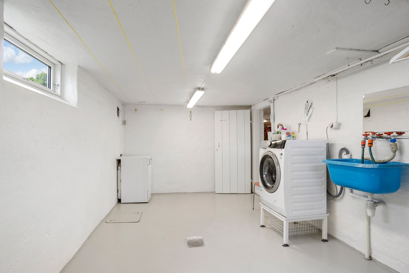 Vaskerom Galleribilde