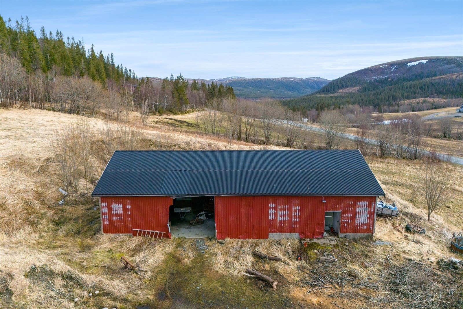 Flere av bygningene har behov for vedlikehold. Galleribilde