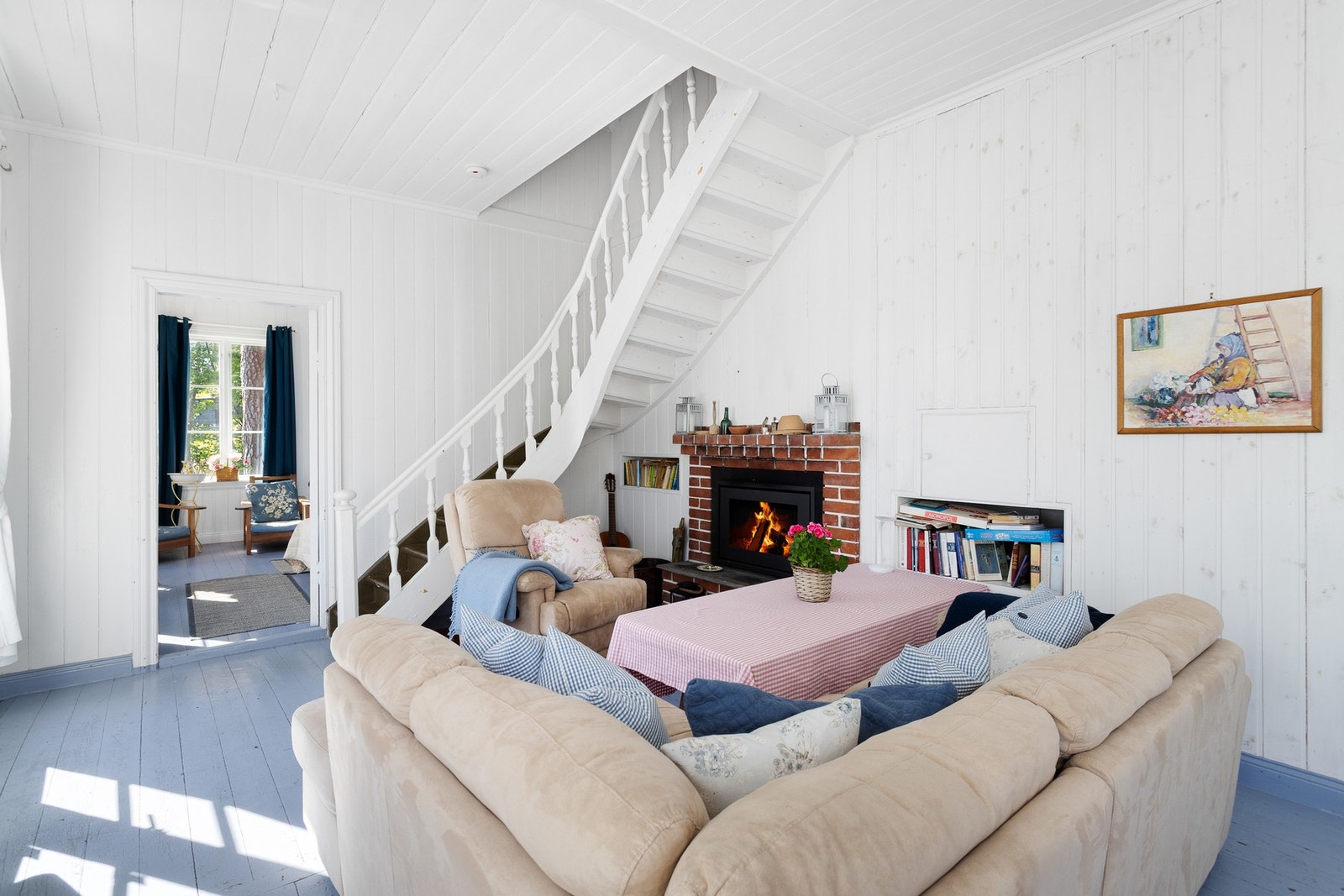 Trivelig peis i hovedstue Galleribilde