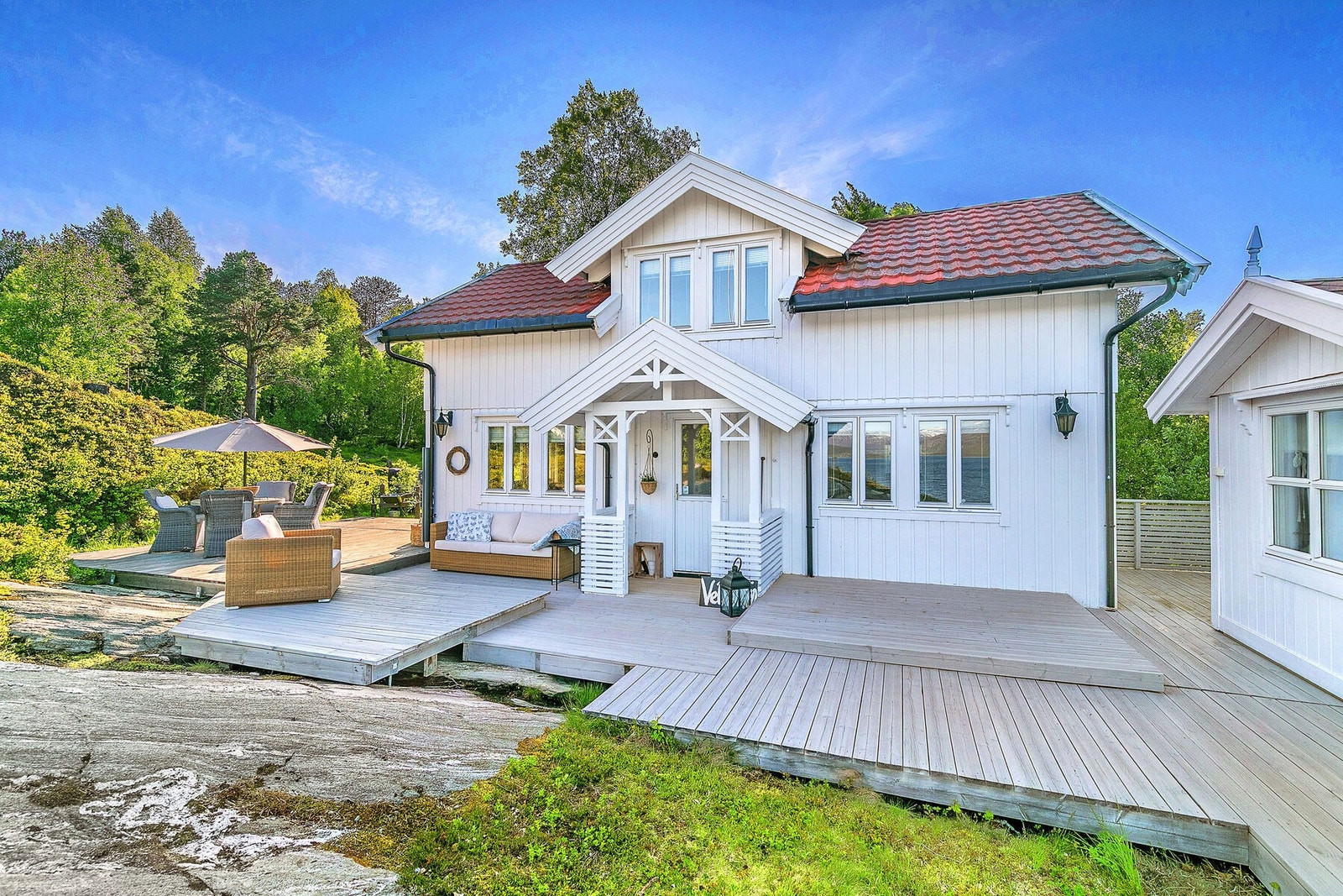 Hytten er fra 2000 og innehar i hovedsak standard fra byggeår Galleribilde