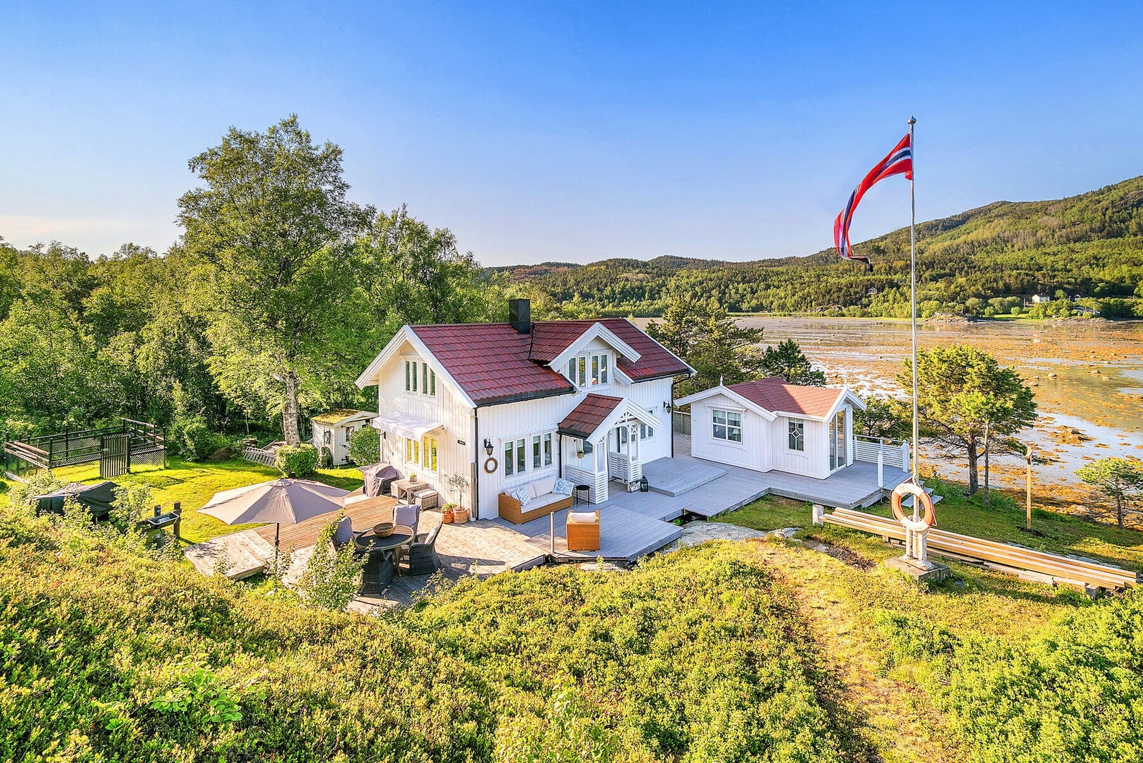 Velkommen til idylliske Stråkvika 30 Galleribilde