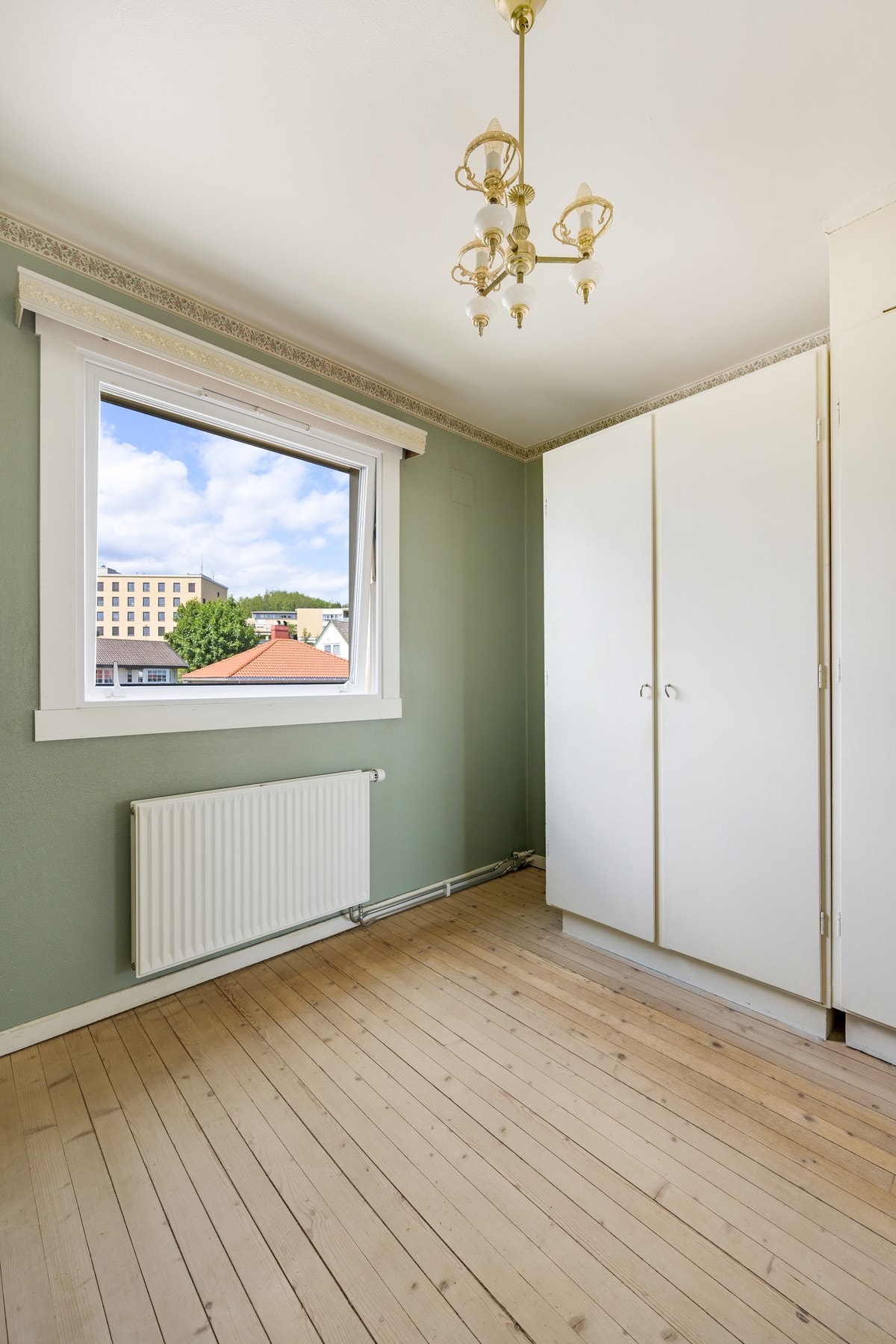 Her også med skapplass Galleribilde