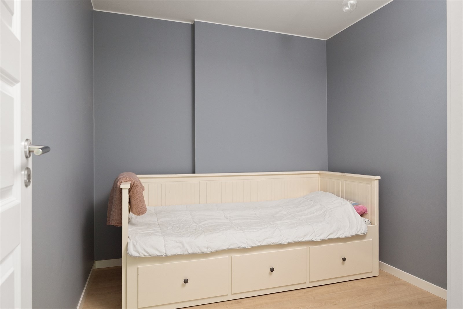 Rommet er av fin størrelse med gode bruksmuligheter Galleribilde