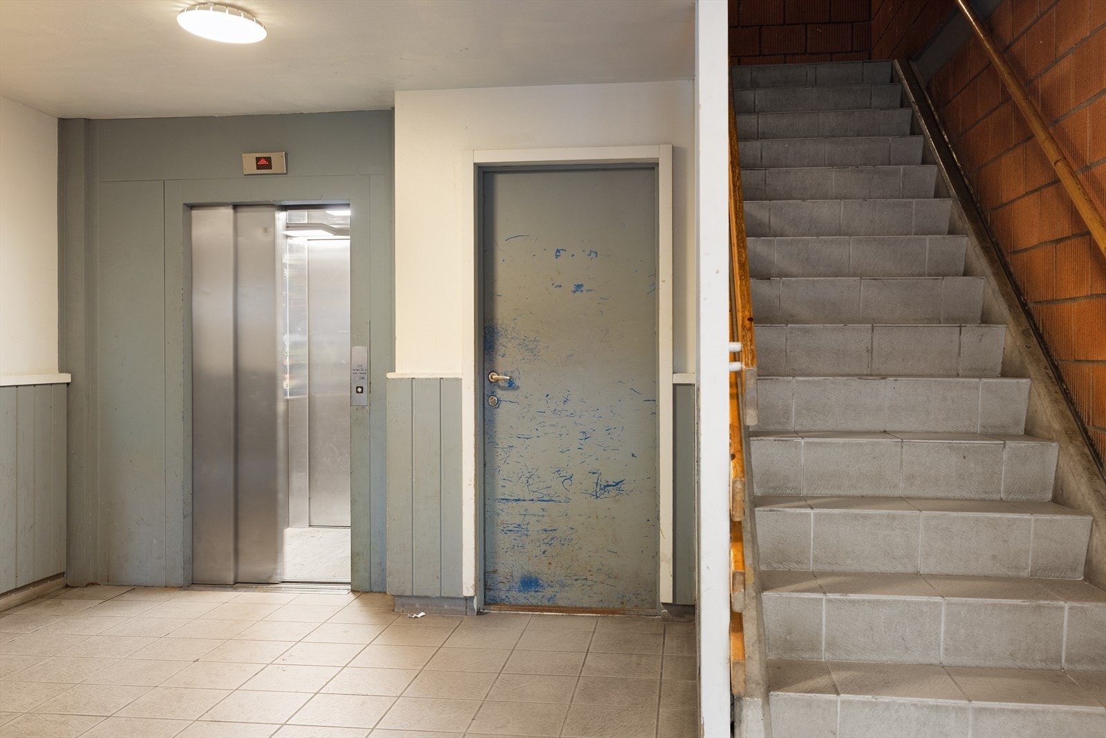 Det er heisadkomst til leiligheten samt garasjeplass Galleribilde