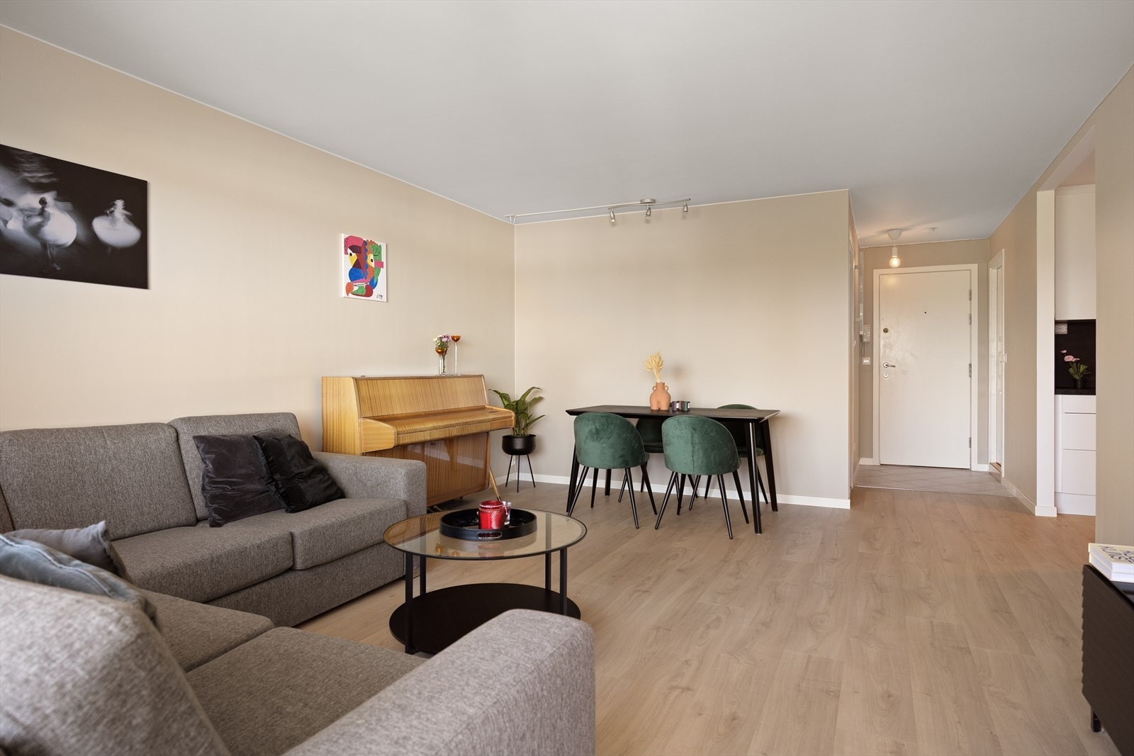 007.jpg Galleribilde