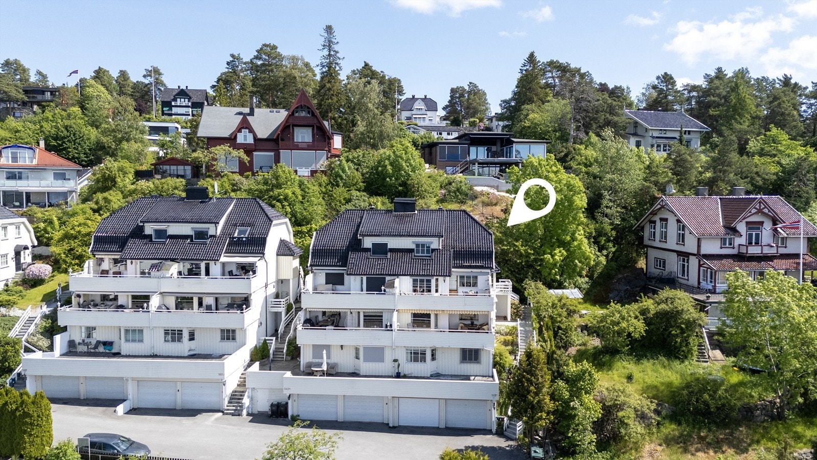 Leiligheten strekker seg over byggets to øverste etasjer. Galleribilde