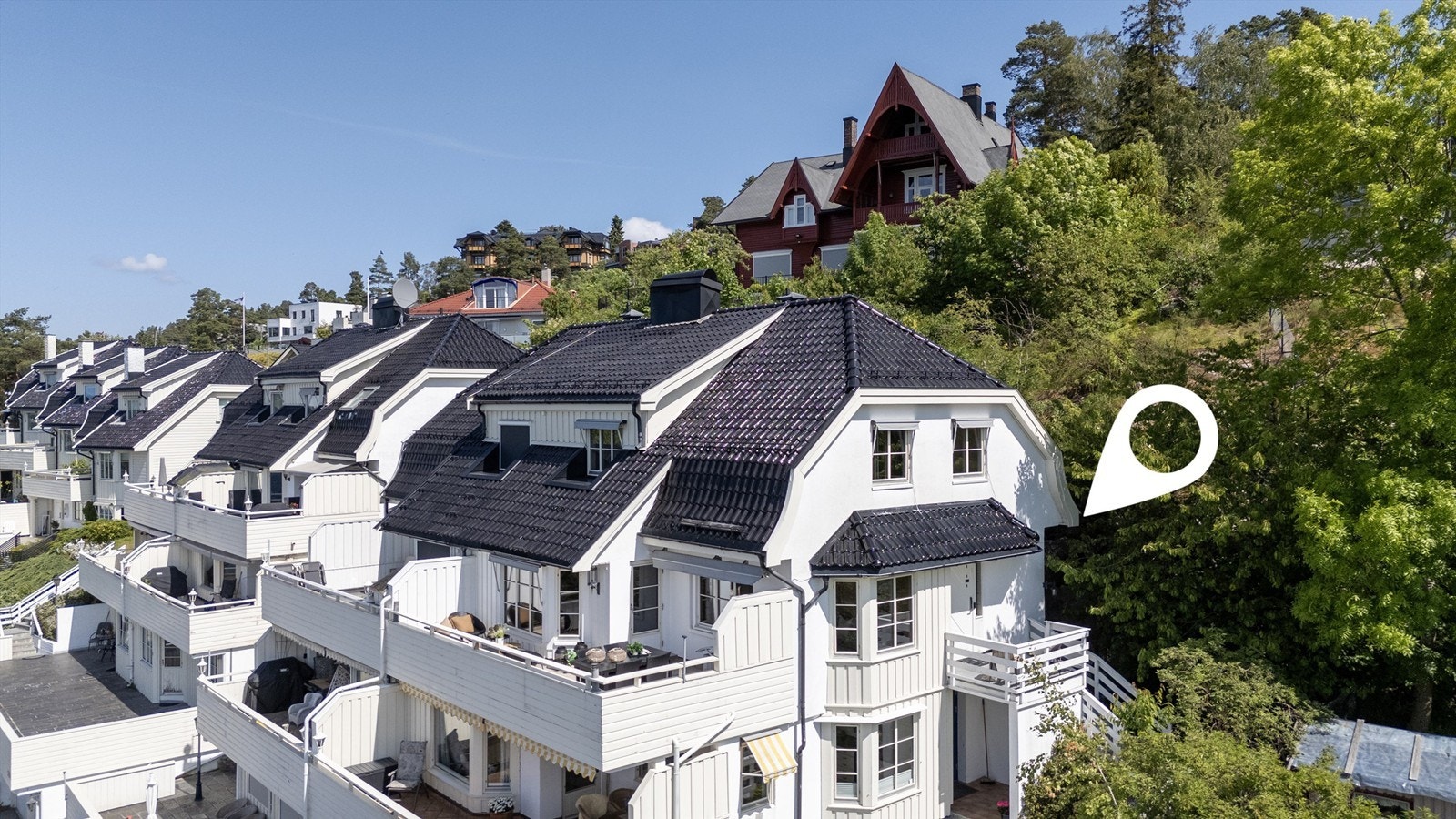 Privat inngangsparti, leiligheten strekker seg over de to øverste etasjene i bygget. Galleribilde