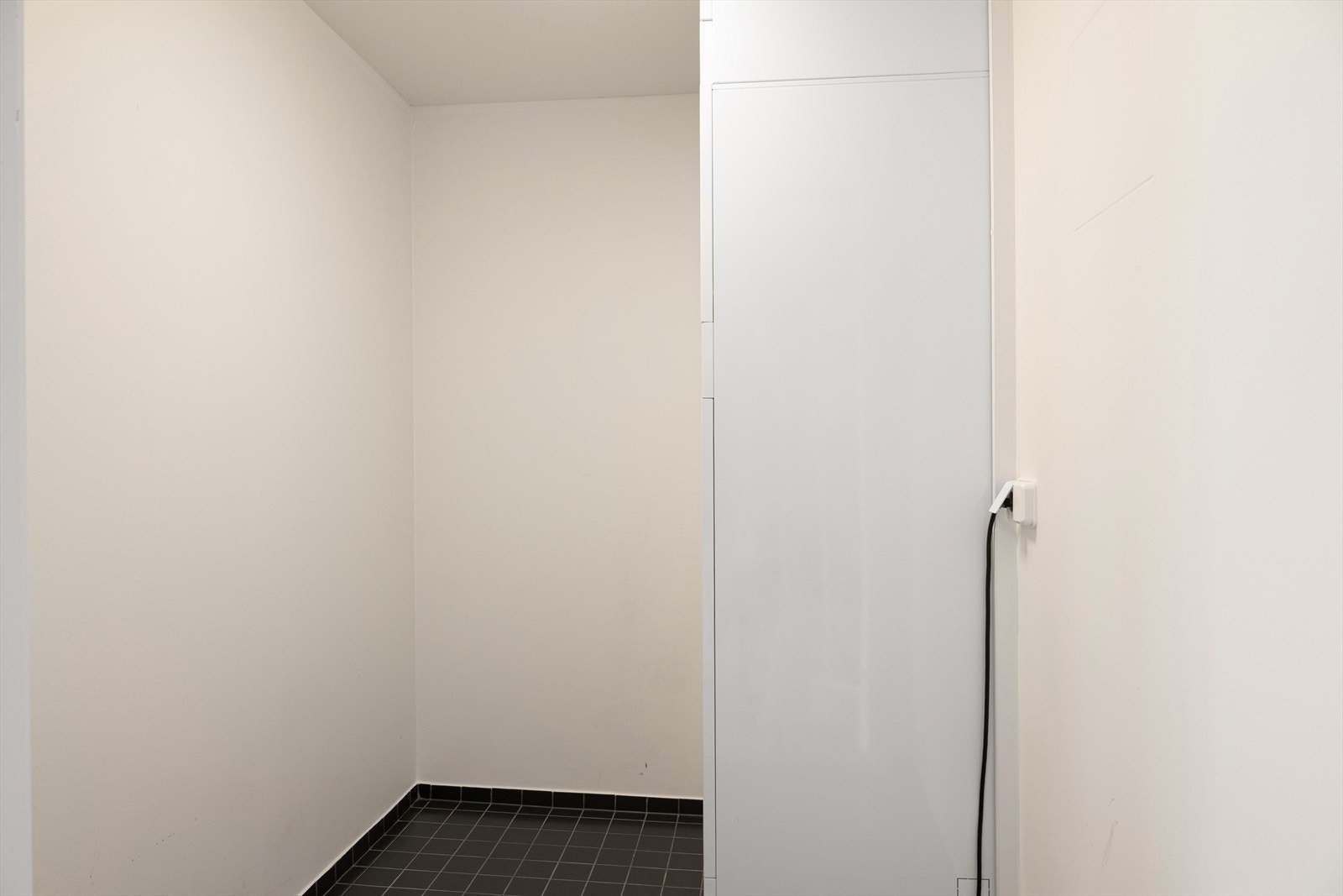 Leiligheten har godt med lagringsplass med både en innvendig bod og en ekstern bod. Galleribilde