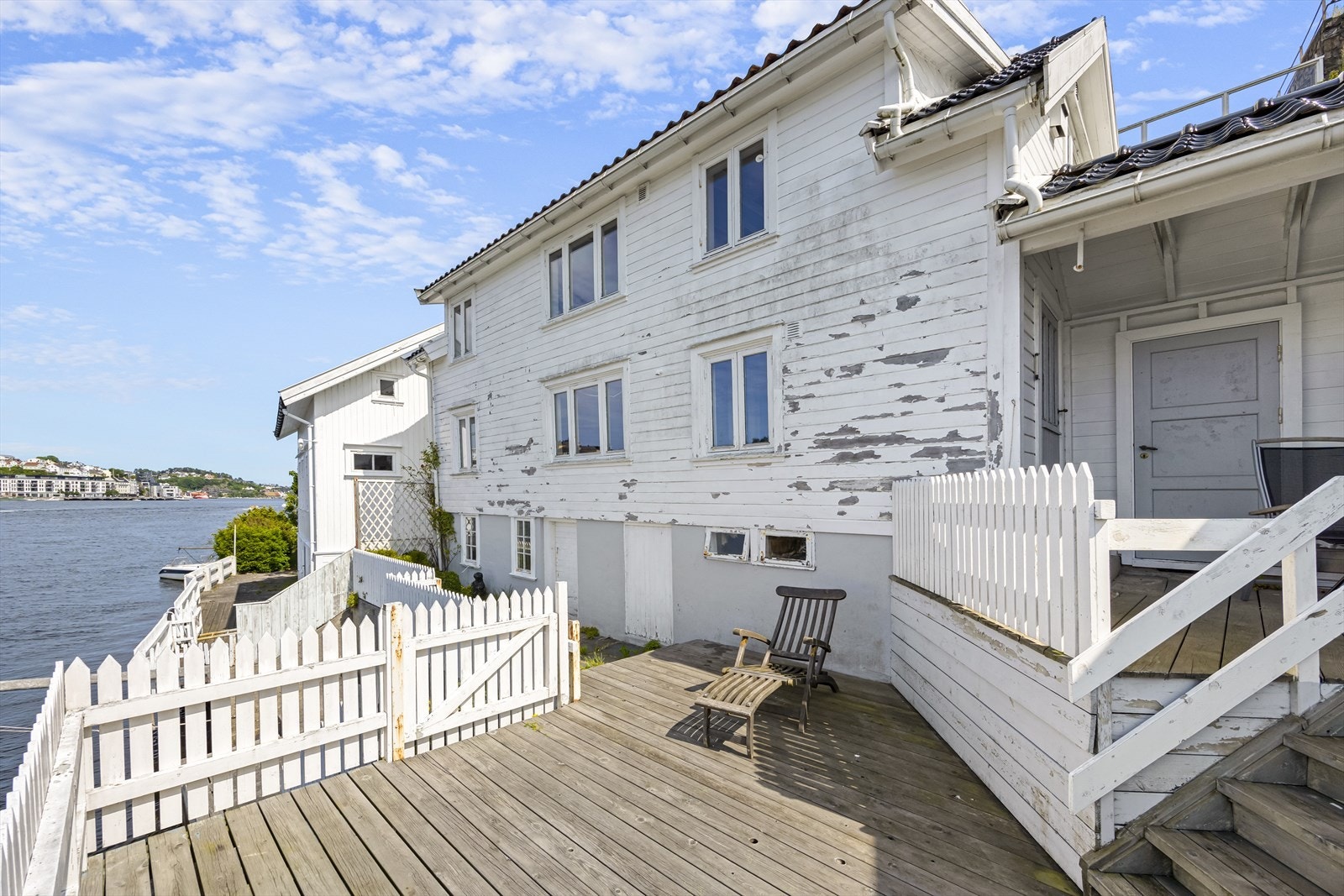 Godkjent rammetillatelse for om- og tilbygg med fasadeendring. Galleribilde