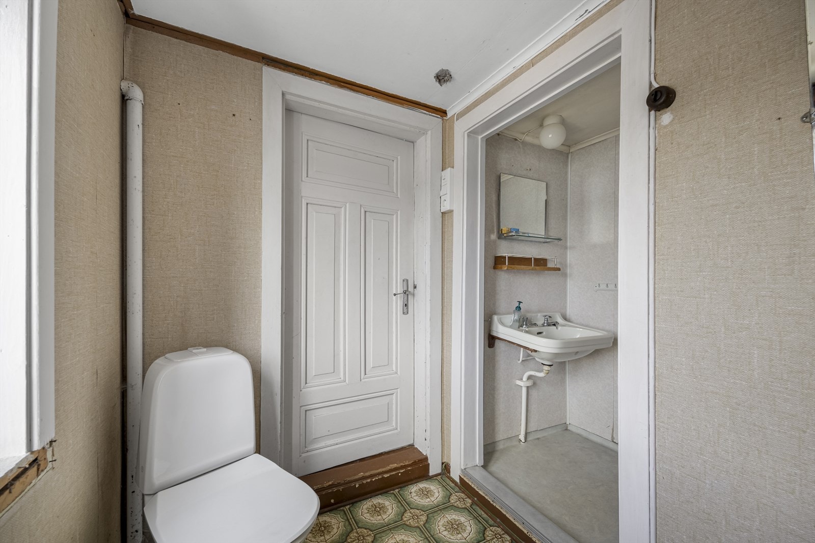 Bad med wc. Galleribilde