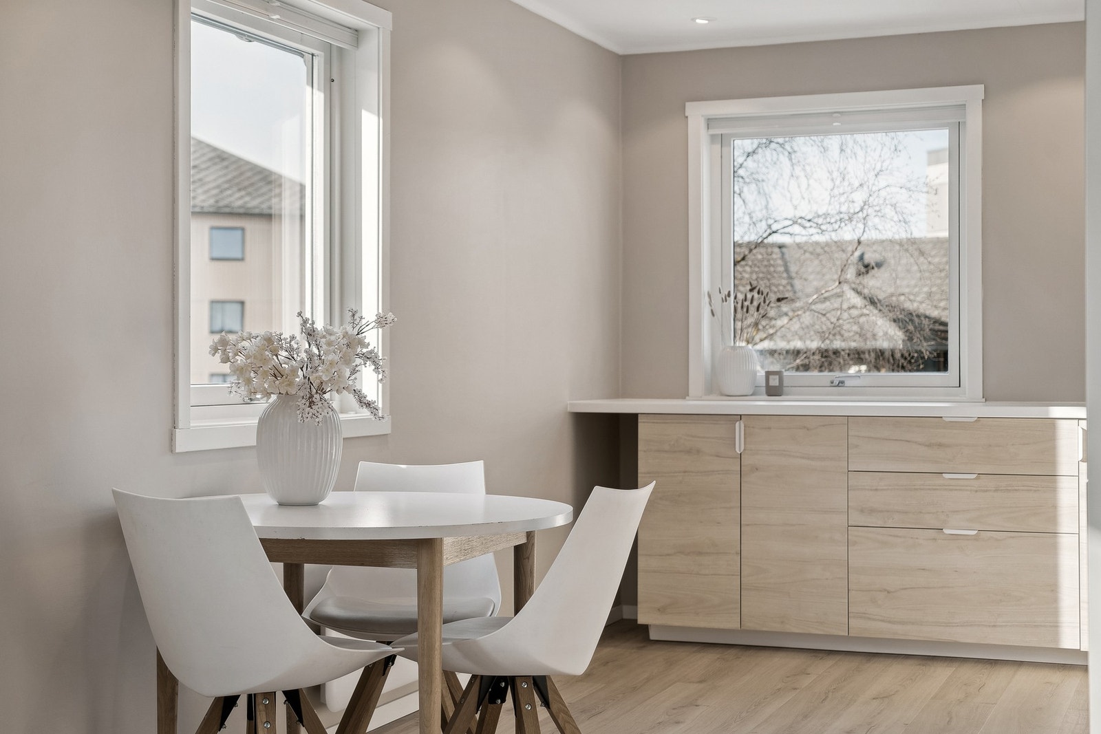 Her er det god plass til et kjøkkenbord om ønskelig. Galleribilde