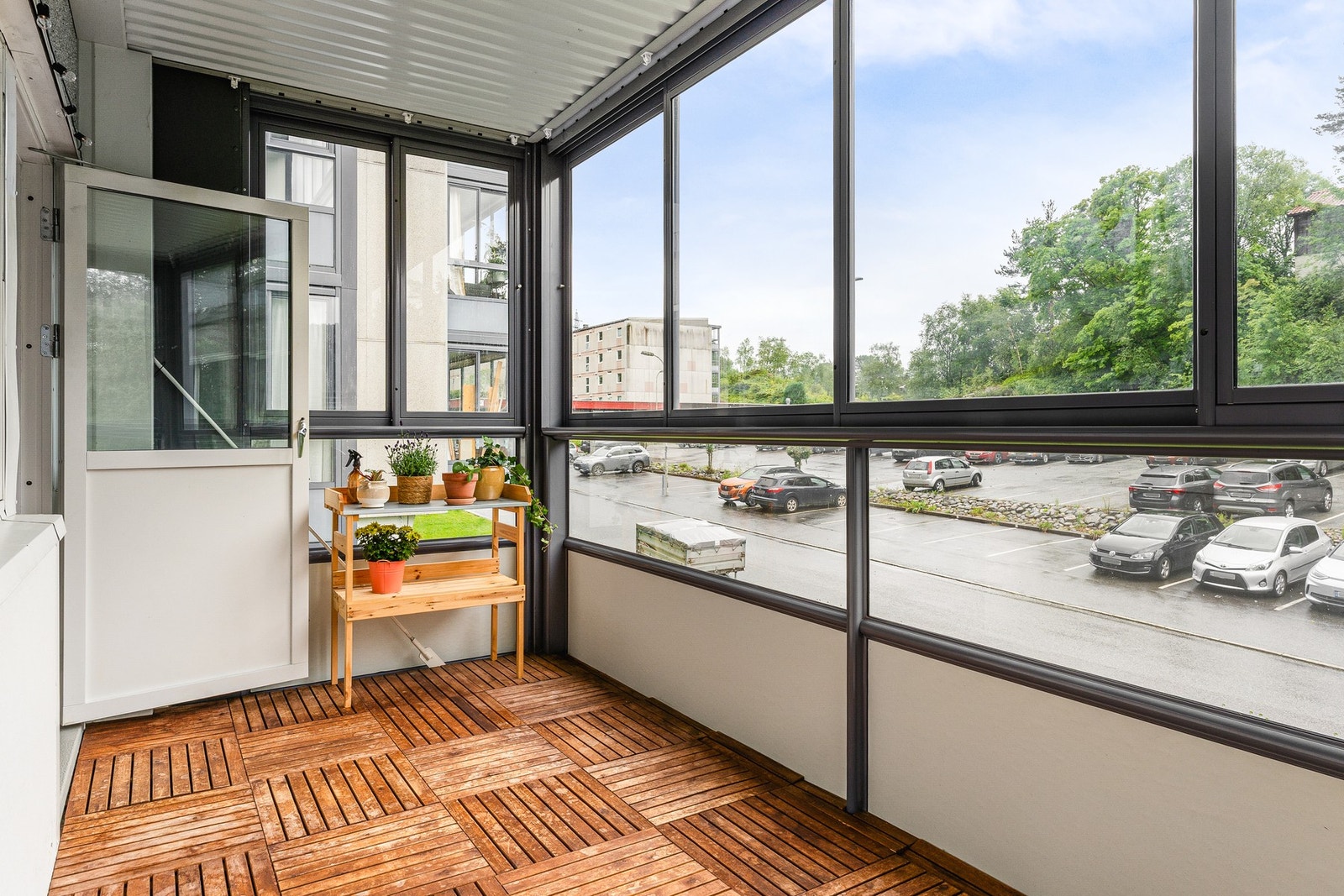 Balkongen vil fungere som en forlengelse av stuen året rundt og er noe garantert vil sette pris på. Galleribilde