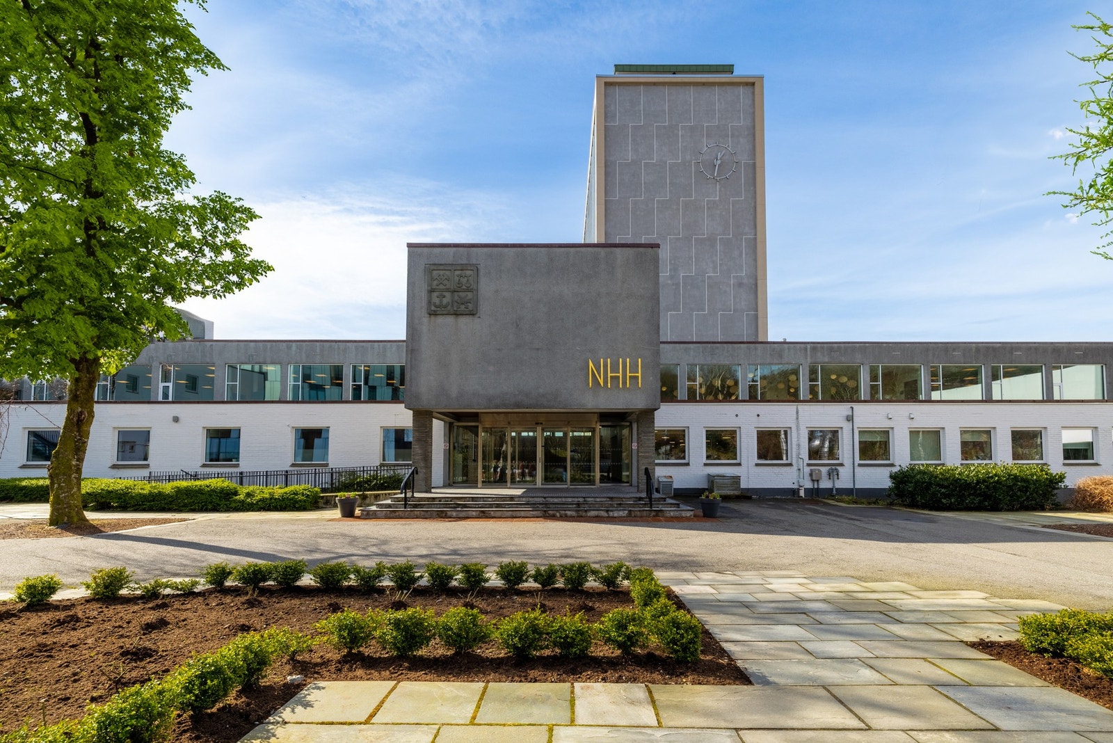 Kort vei å gå til Norges Handelshøyskole. Galleribilde