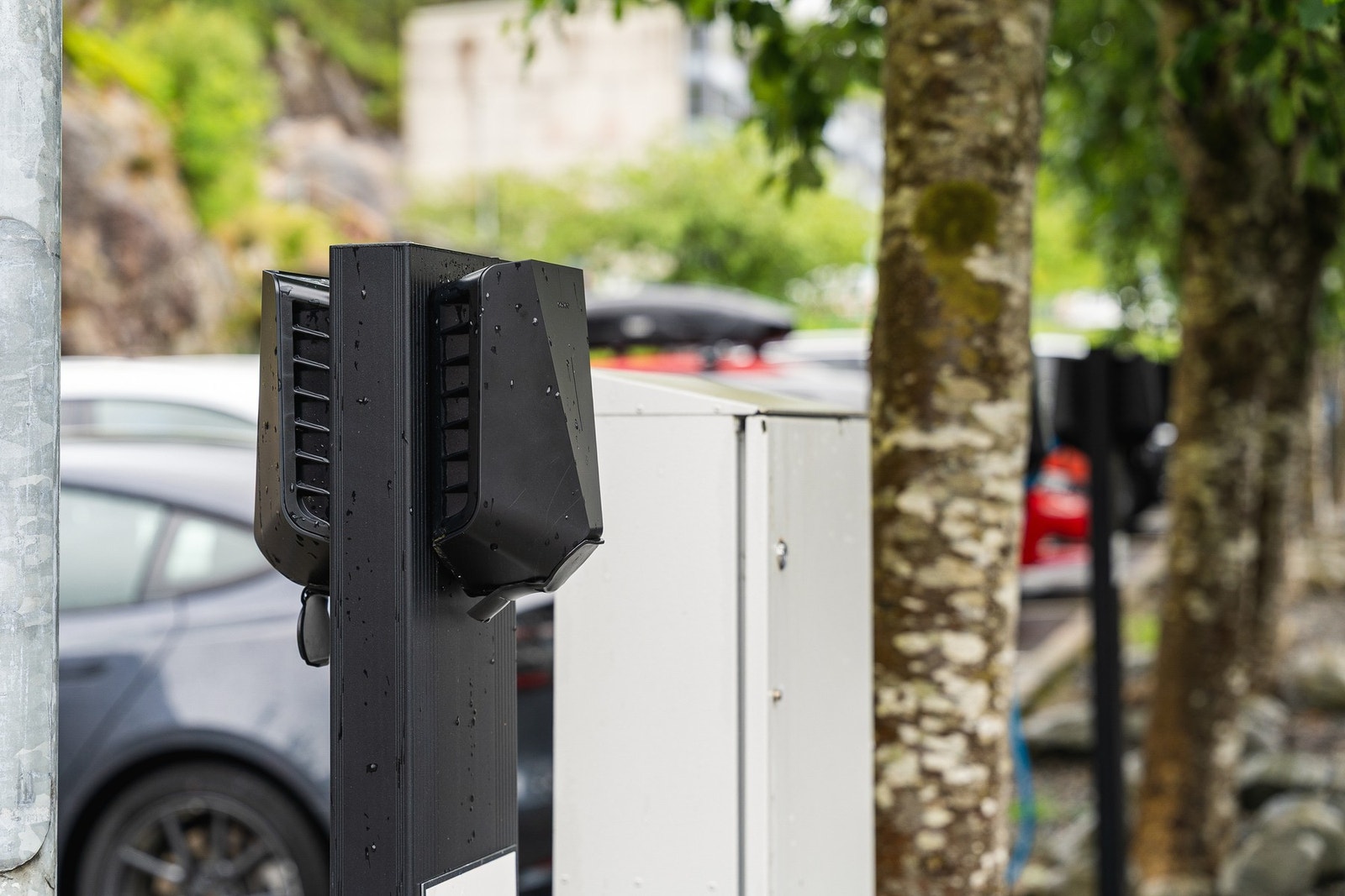 Det er flere pakeringsplasser som har montert el-billader. Galleribilde