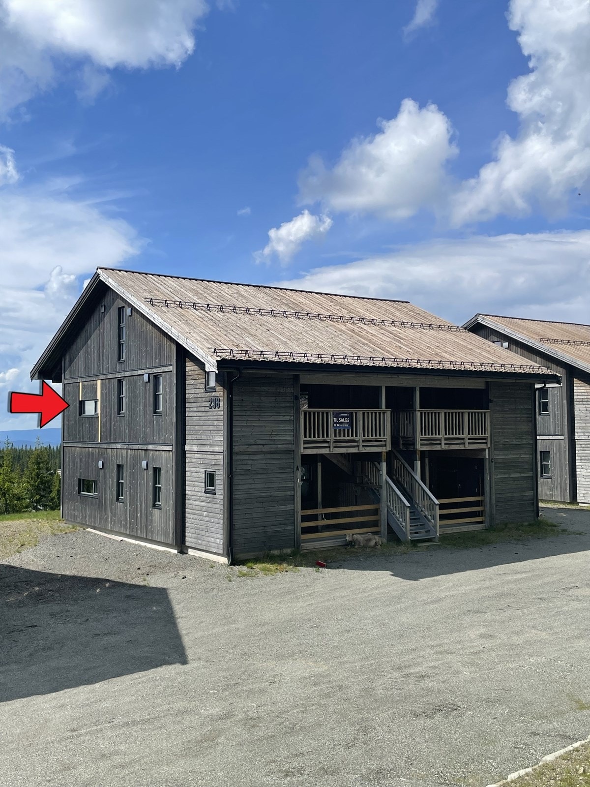 Lun, innbydende og meget funksjonell leilighet i 4-mannsbolig. Etablert sameie i attraktive og populære Nattrudstilen v/Sjusjøen. Galleribilde