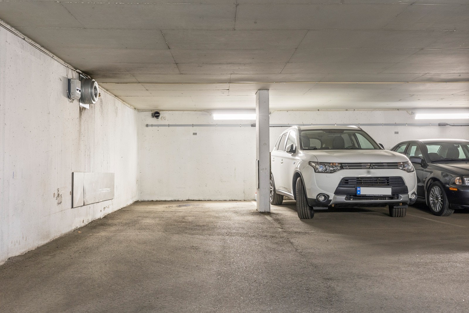 Egen parkeringsplass i felles parkeringskjeller. Galleribilde