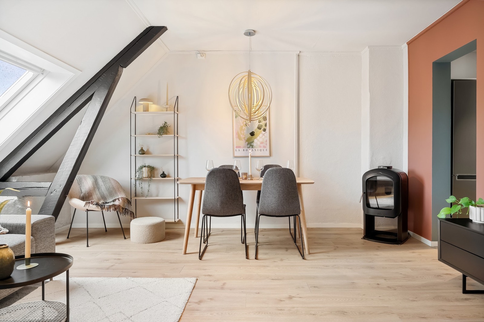 Peisen blir montert kostnadsfritt ila året. Dette pga. utbedring av pipeløp. Galleribilde