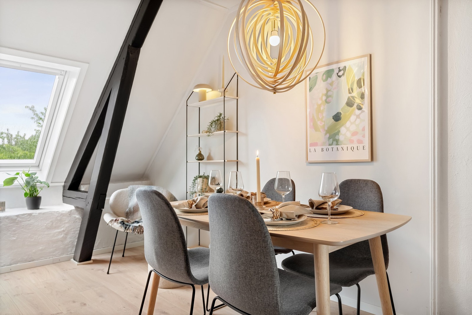 Spisesone hvor man har god plass til ønsket møblemet. Galleribilde