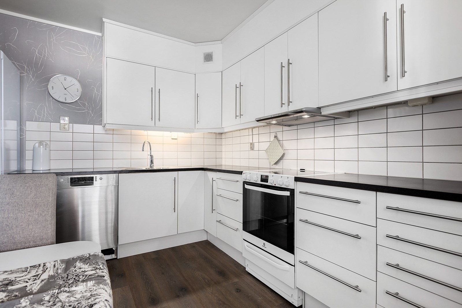 Veldig god skap- og skuffeplass Galleribilde