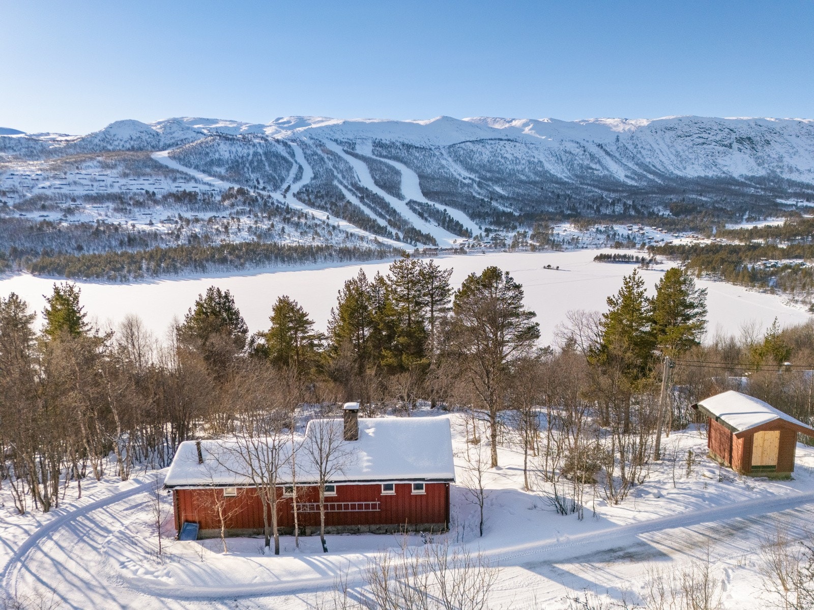 Lokal Eiendomsmegler MNEF/Partner/Økonom - Ådne Holestøl Hognerud har gleden av å presentere Sudndalen 39! - To like hytter som selges hver for seg. Galleribilde