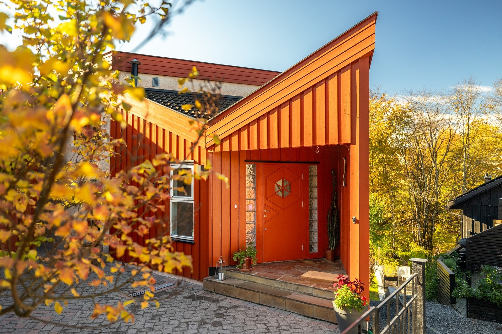 Velkommen til Vestliveien 20 - En velholdt og innholdsrik atriktekttegnet enebolig med attraktiv beliggenhget på Haslum. Galleribilde