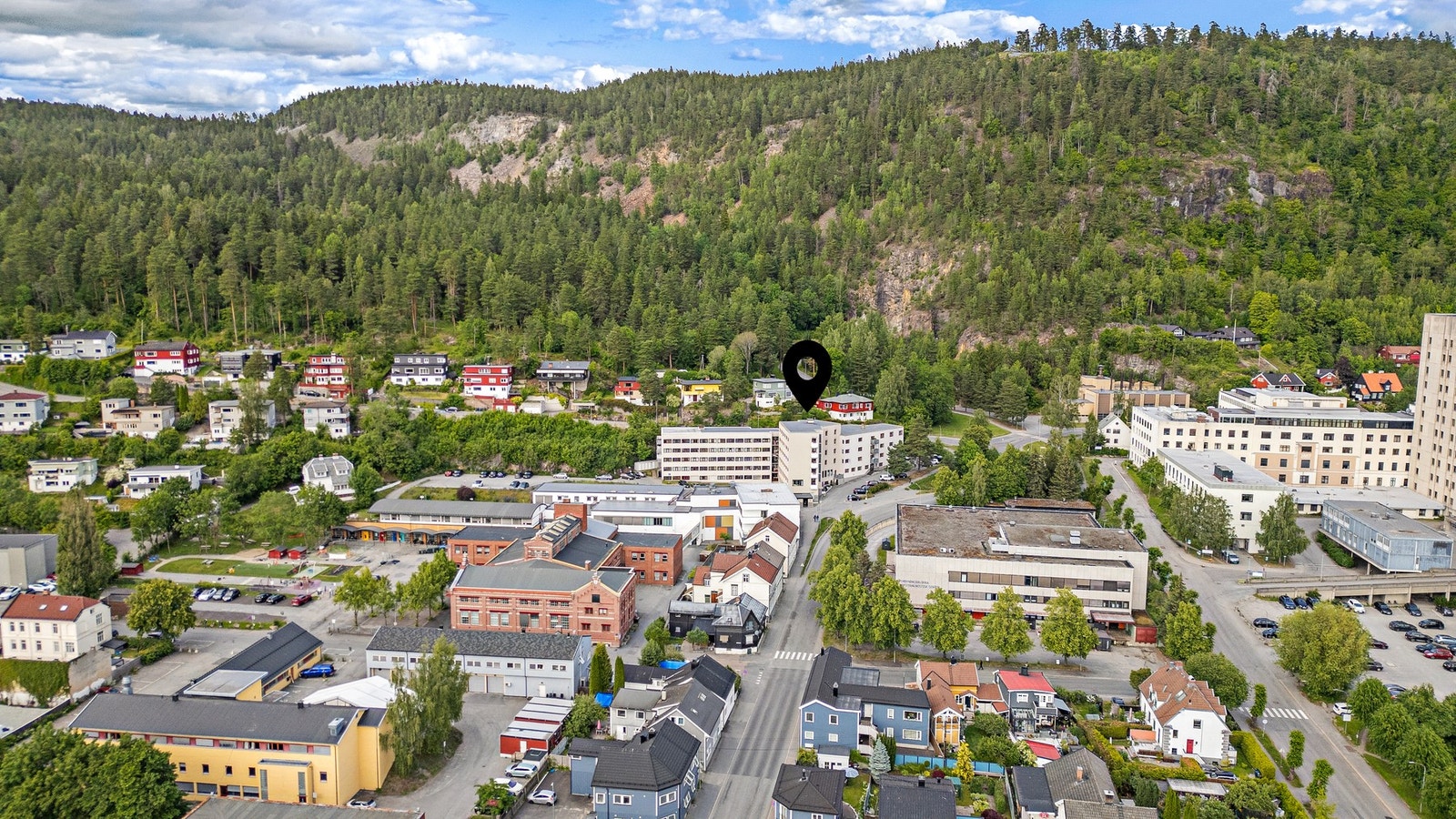 I bakkant av blokken er det flotte turmuligheter i marka, både på sommer og vinter Galleribilde