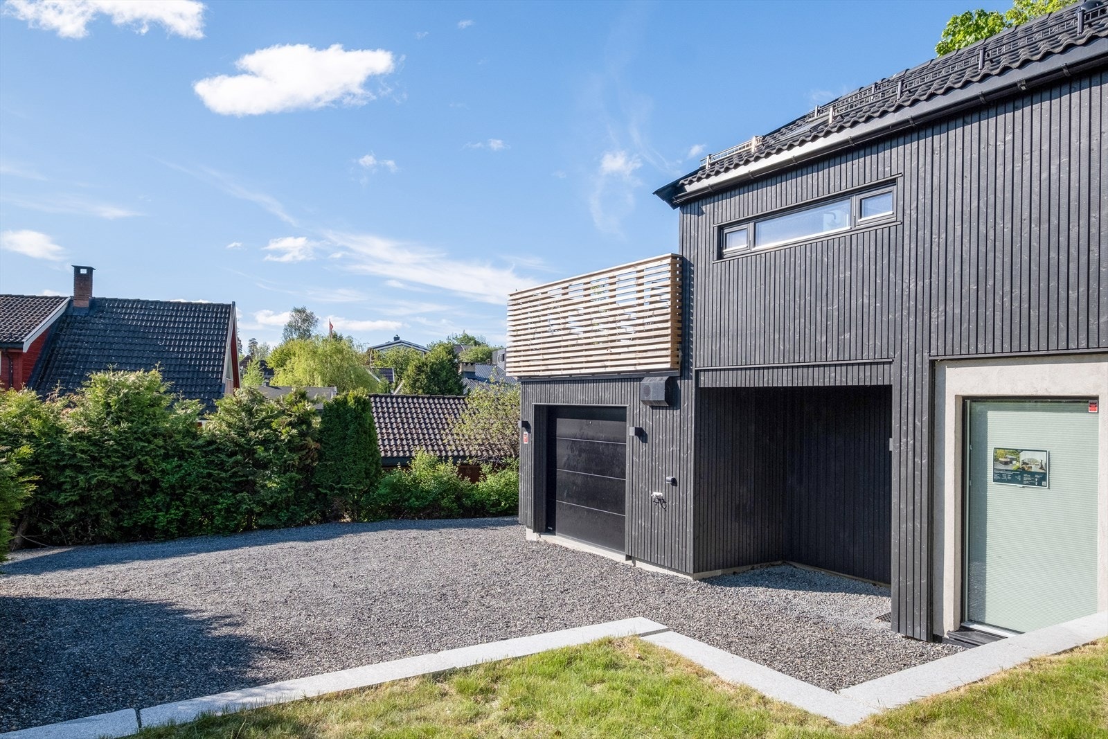 Sjønær og idyllisk beliggenhet. Galleribilde