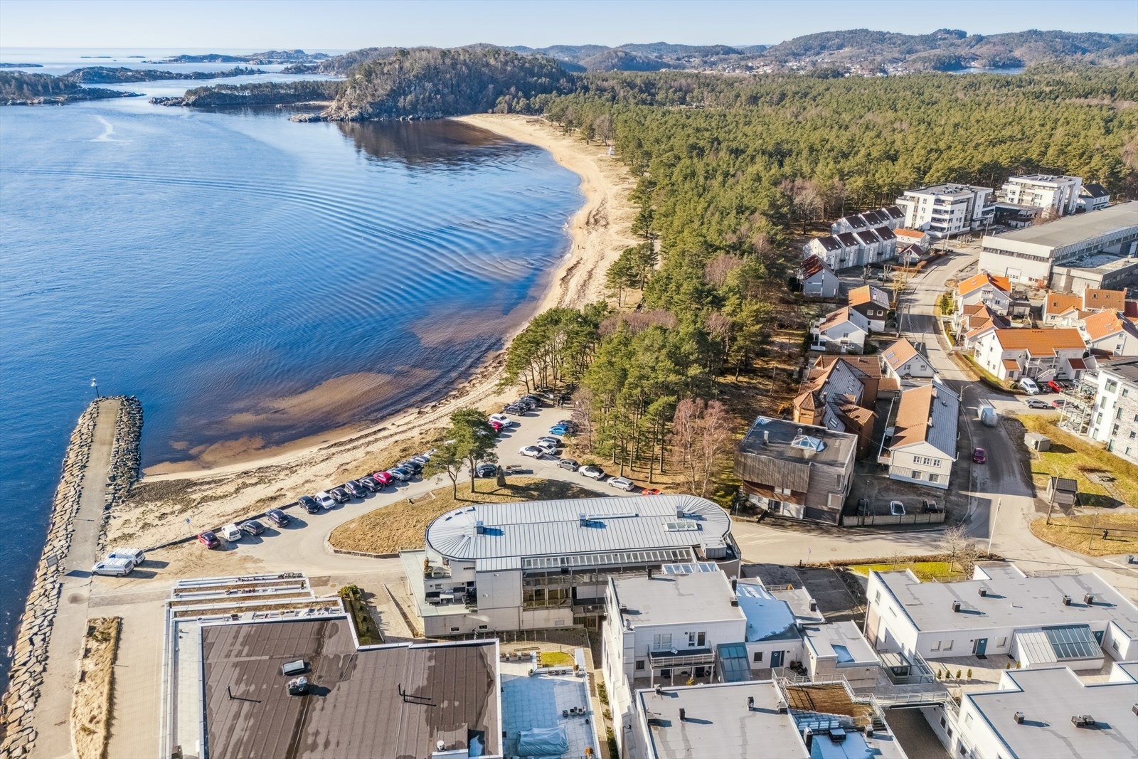 Vakre turområder, svaberg og badeplasser i umiddelbar nærhet. Galleribilde