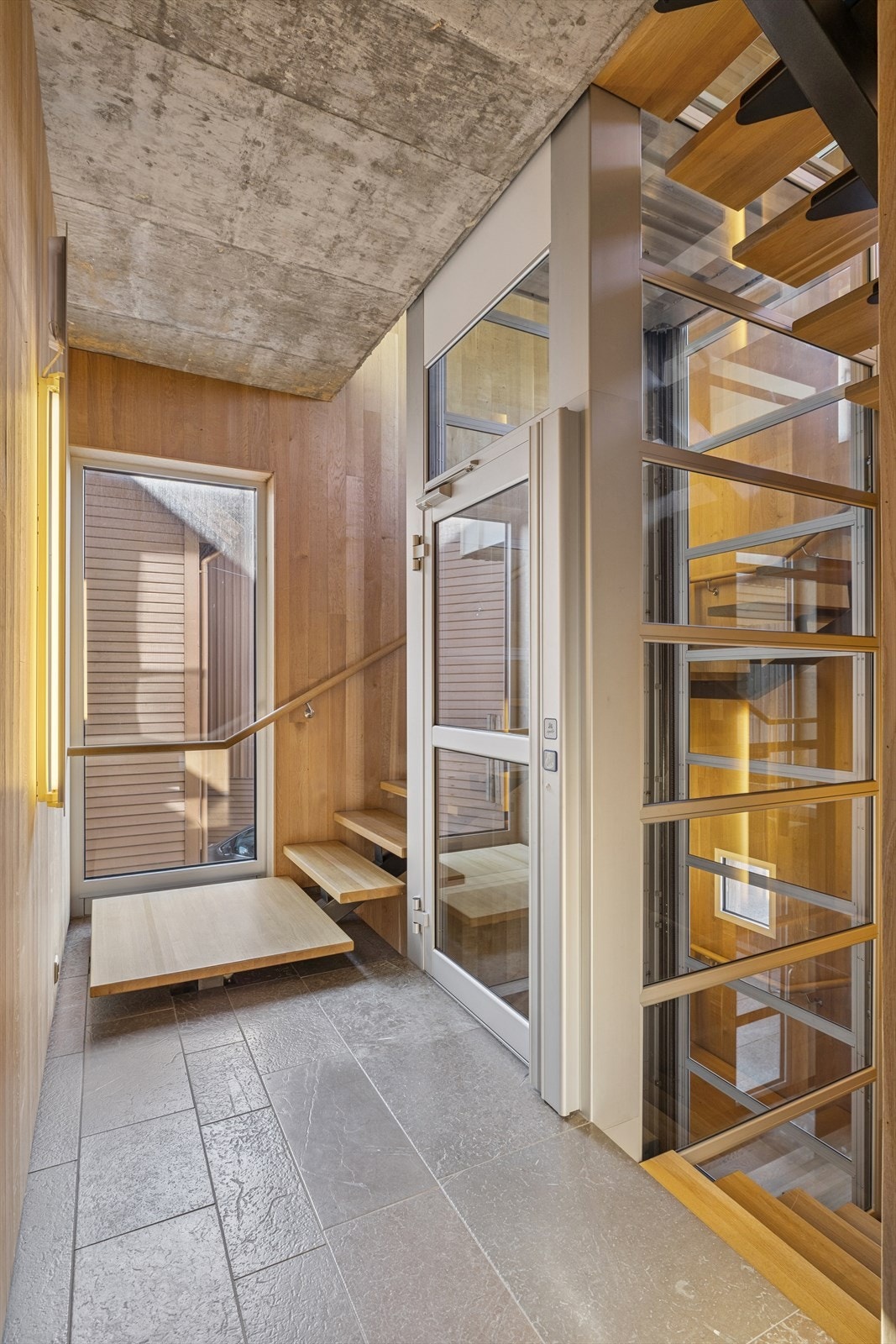 Videre ned i 2.etg finner vi gjestedelen i boligen. Galleribilde